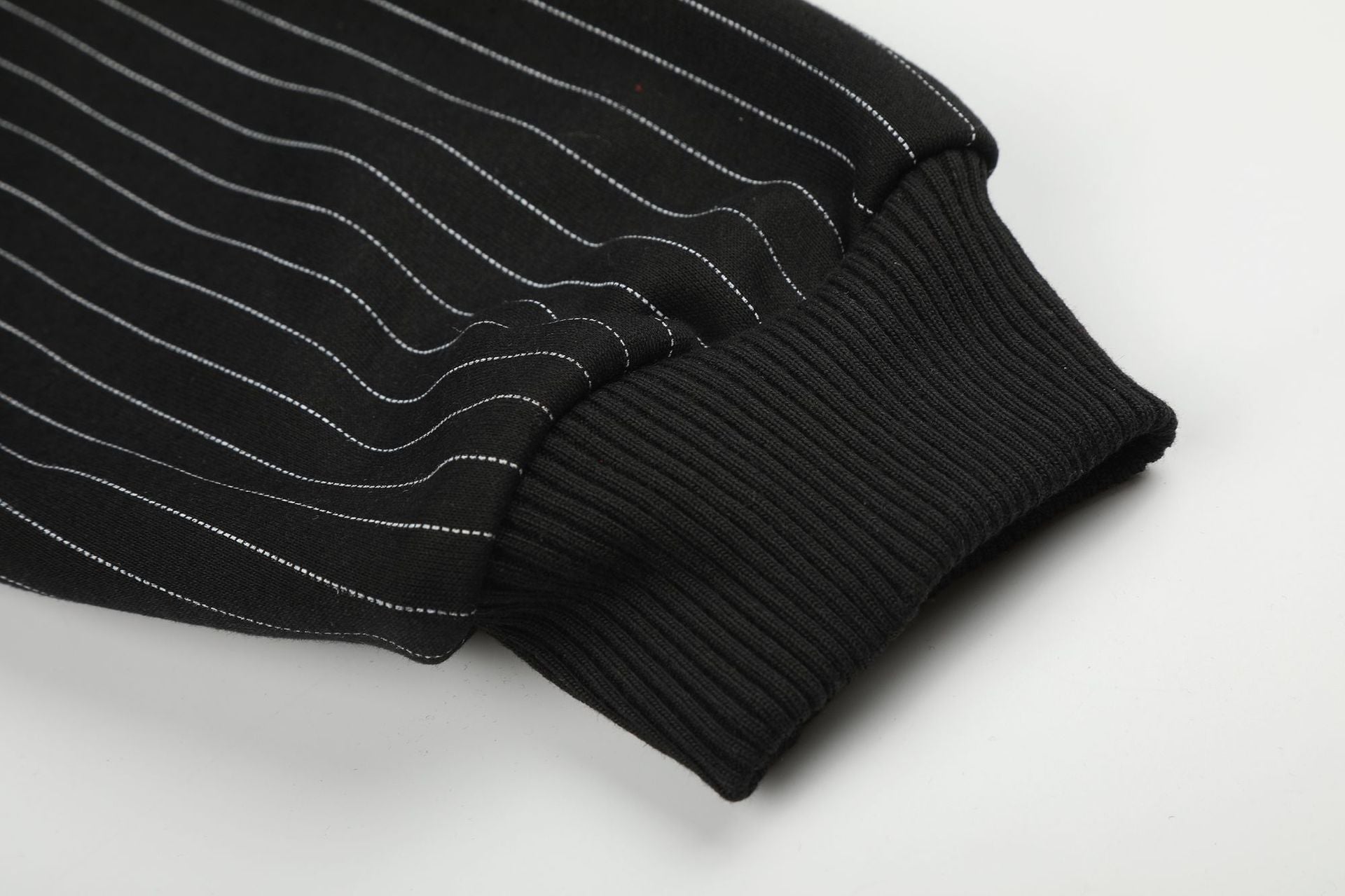 Pinstripe Zip-Up Hoodie – Oversized American Vintage Streetwear Jacket