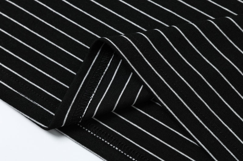 Polo de rayas con gráfico de letras de strass – Manga corta y cuello negro