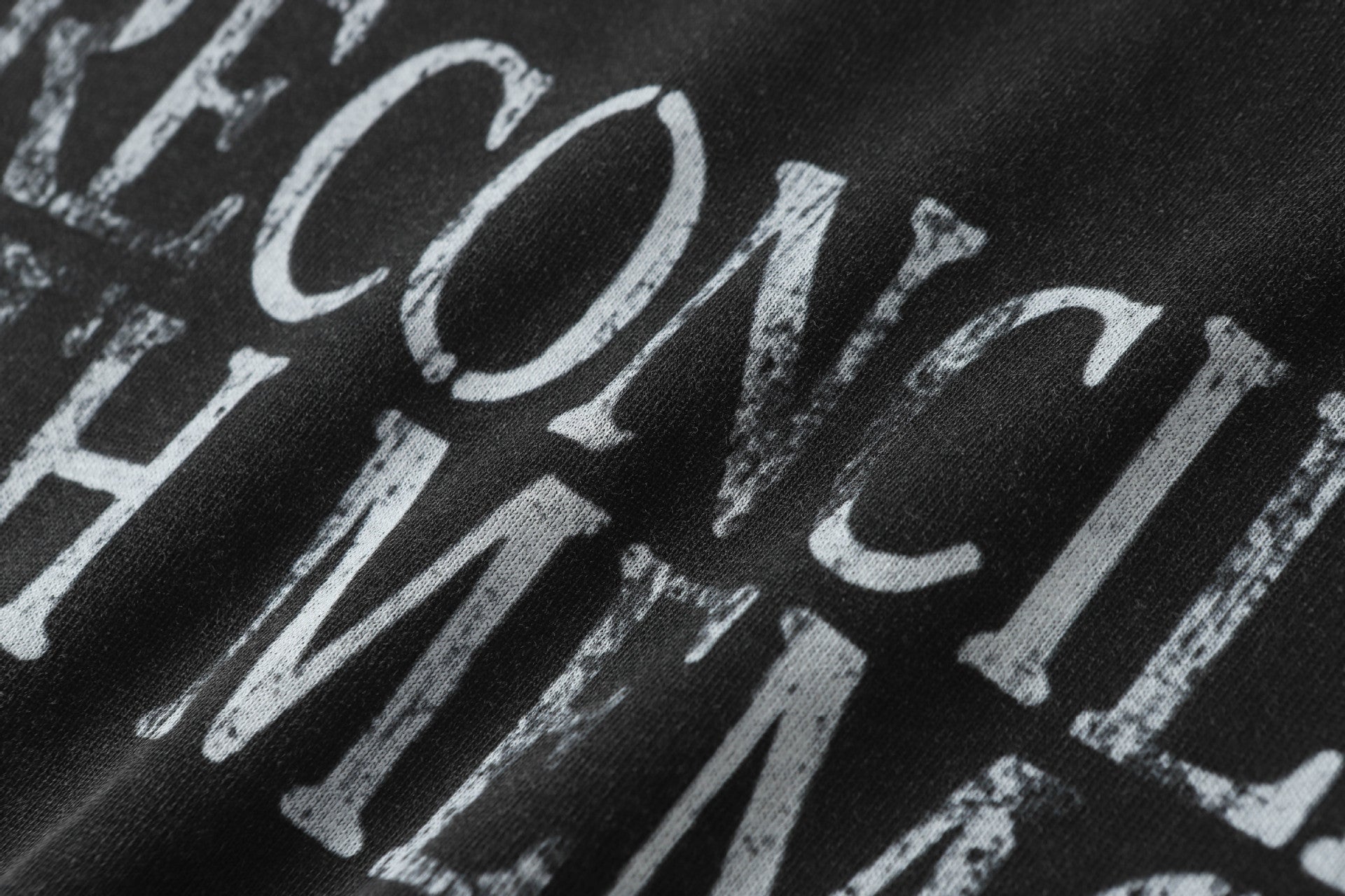 T-shirt manches longues à manches camouflage usées, effet deux pièces – Streetwear noir délavé