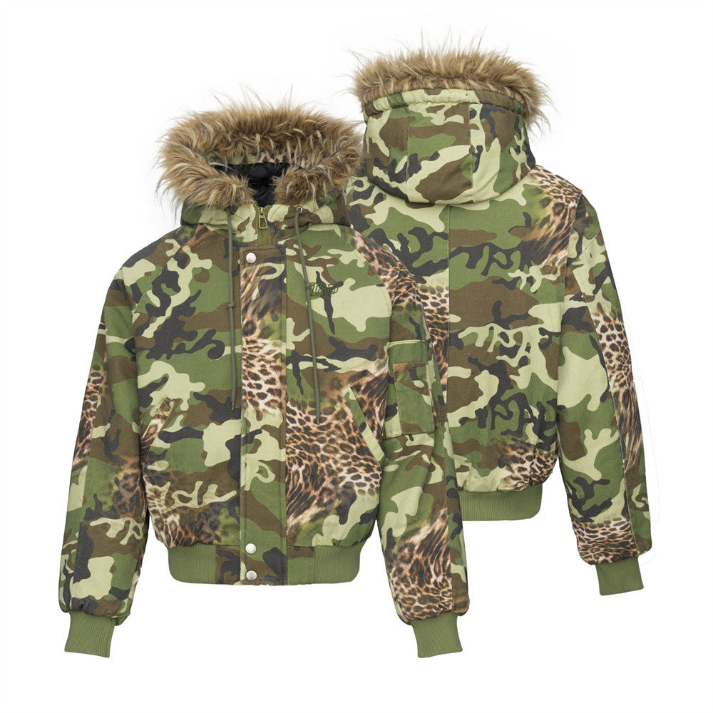 Chaqueta bomber de camuflaje y estampado de leopardo con capucha y ribete de pelo sintético