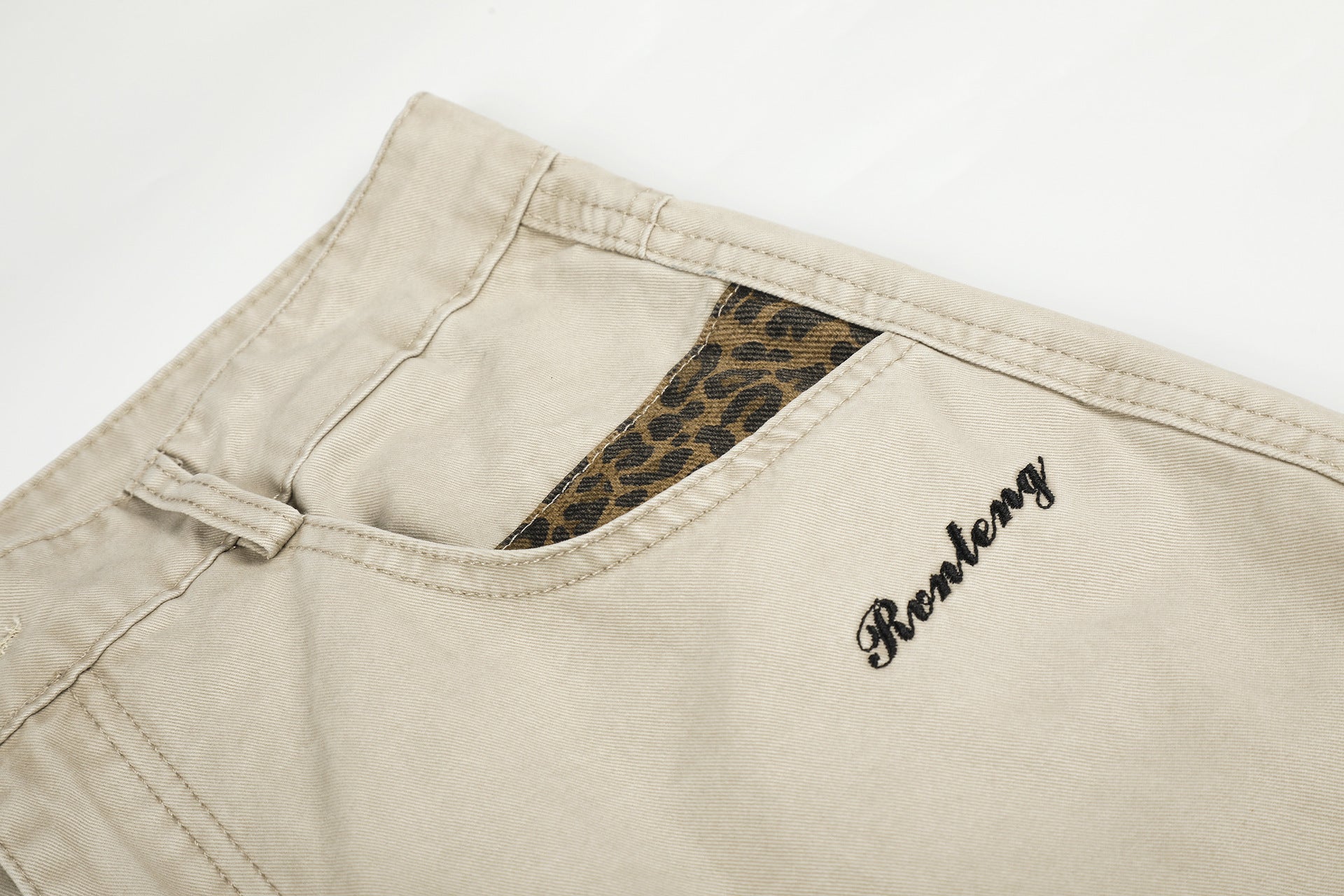 Pantalones de pierna ancha con paneles de estampado de leopardo – Pantalones banana de corte relajado