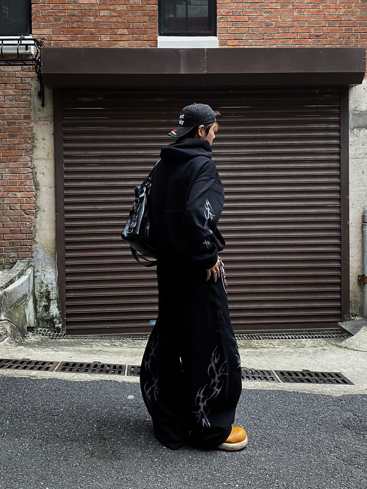 Sudadera extragrande con capucha y cremallera y estampado tribal — Conjunto urbano