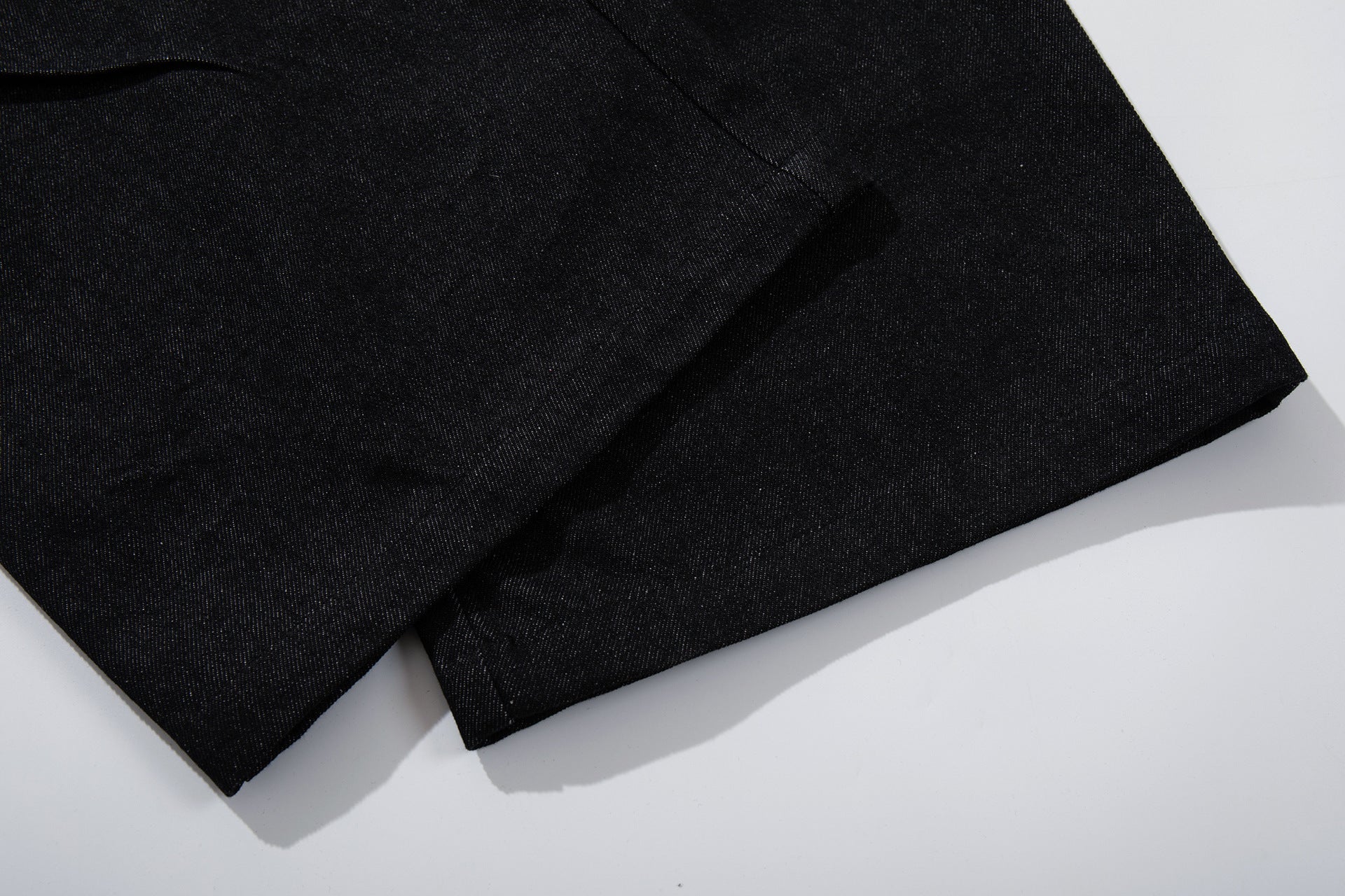 Jean taille haute baggy – Denim noir large avec empiècements effet croco et détails argentés