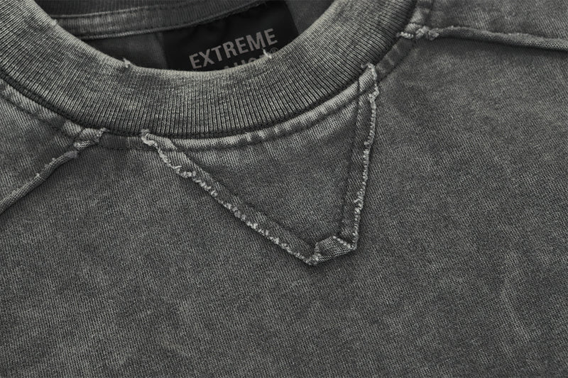 Pull homme gris à col rond – Délavé à l’acide, déstructuré, manches longues à bords bruts