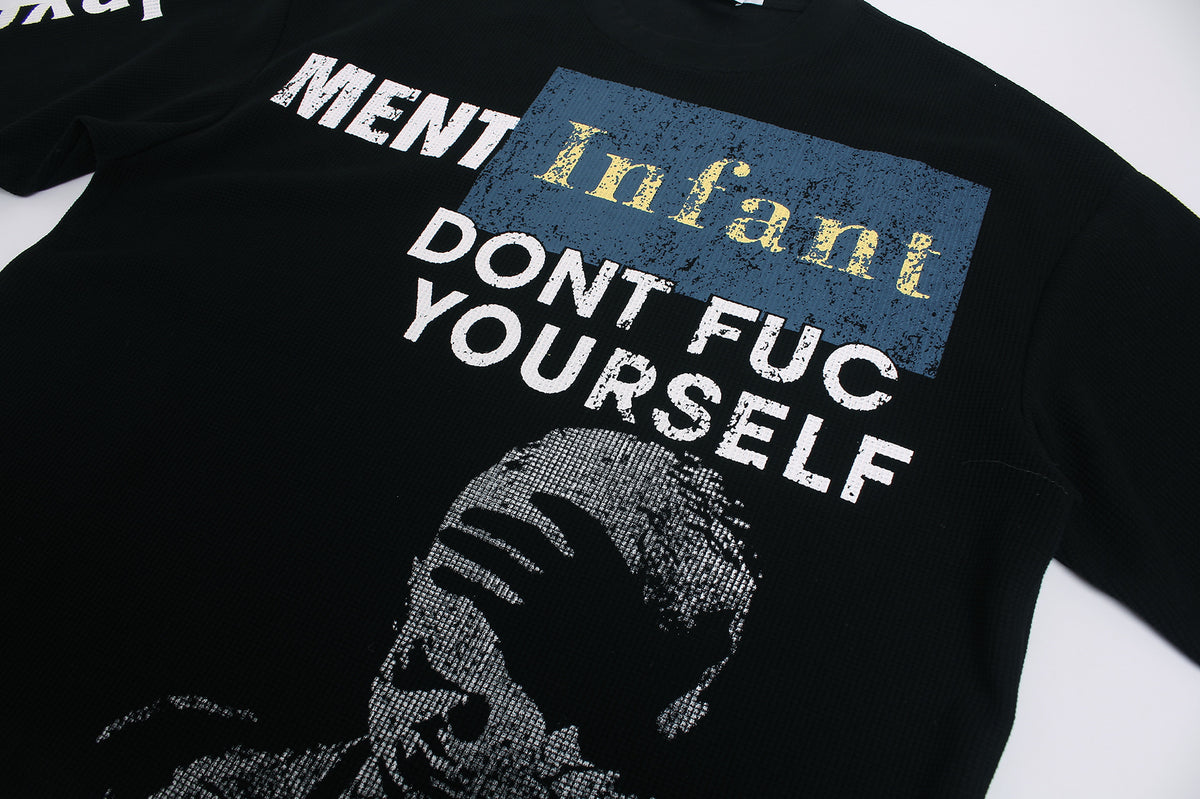 Schwarzes Longsleeve mit Graphic – Streetwear-Waffelshirt mit markantem Print
