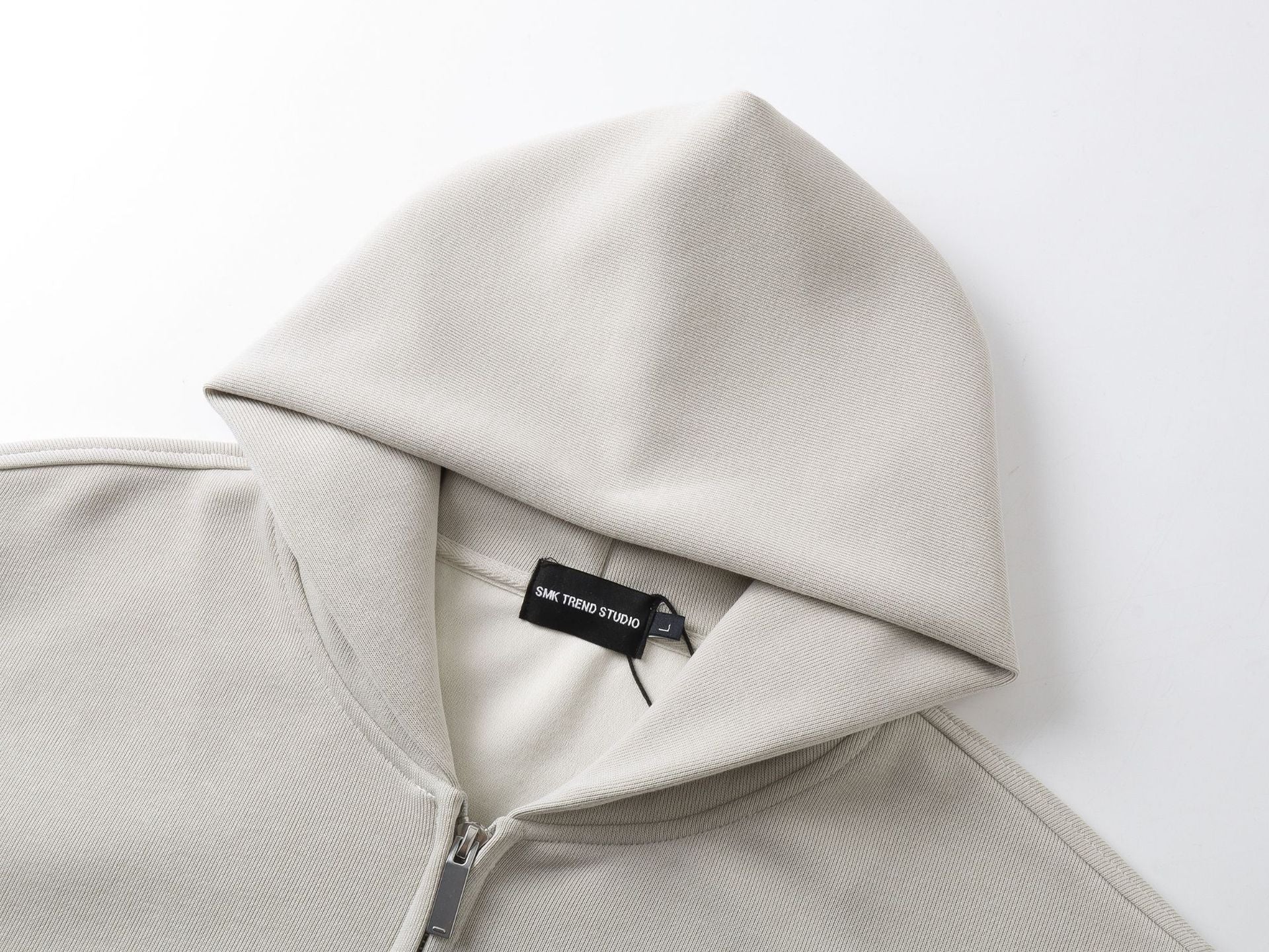 Sudadera extragrande con capucha y cremallera y estampado tribal — Conjunto urbano