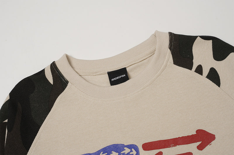 Camouflage-Raglan-Langarmshirt – Pfeilflaggen-Print, Rundhalsausschnitt