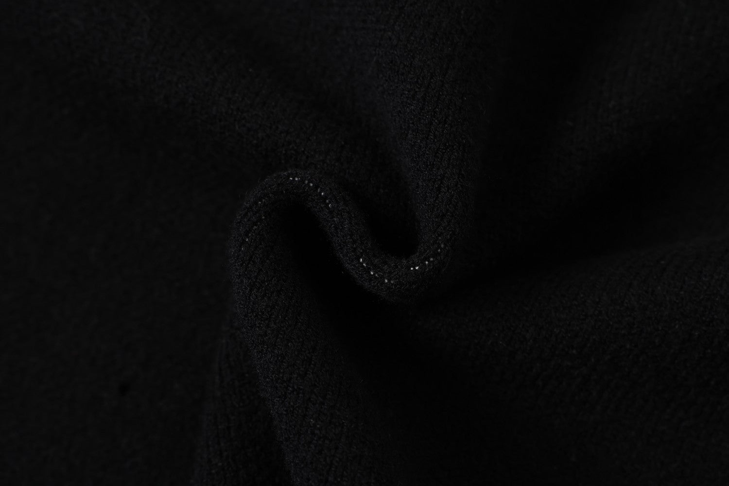 Rock Music Jacquard Crew Neck Pullover Sweater – Black Knit with Band Graphic
