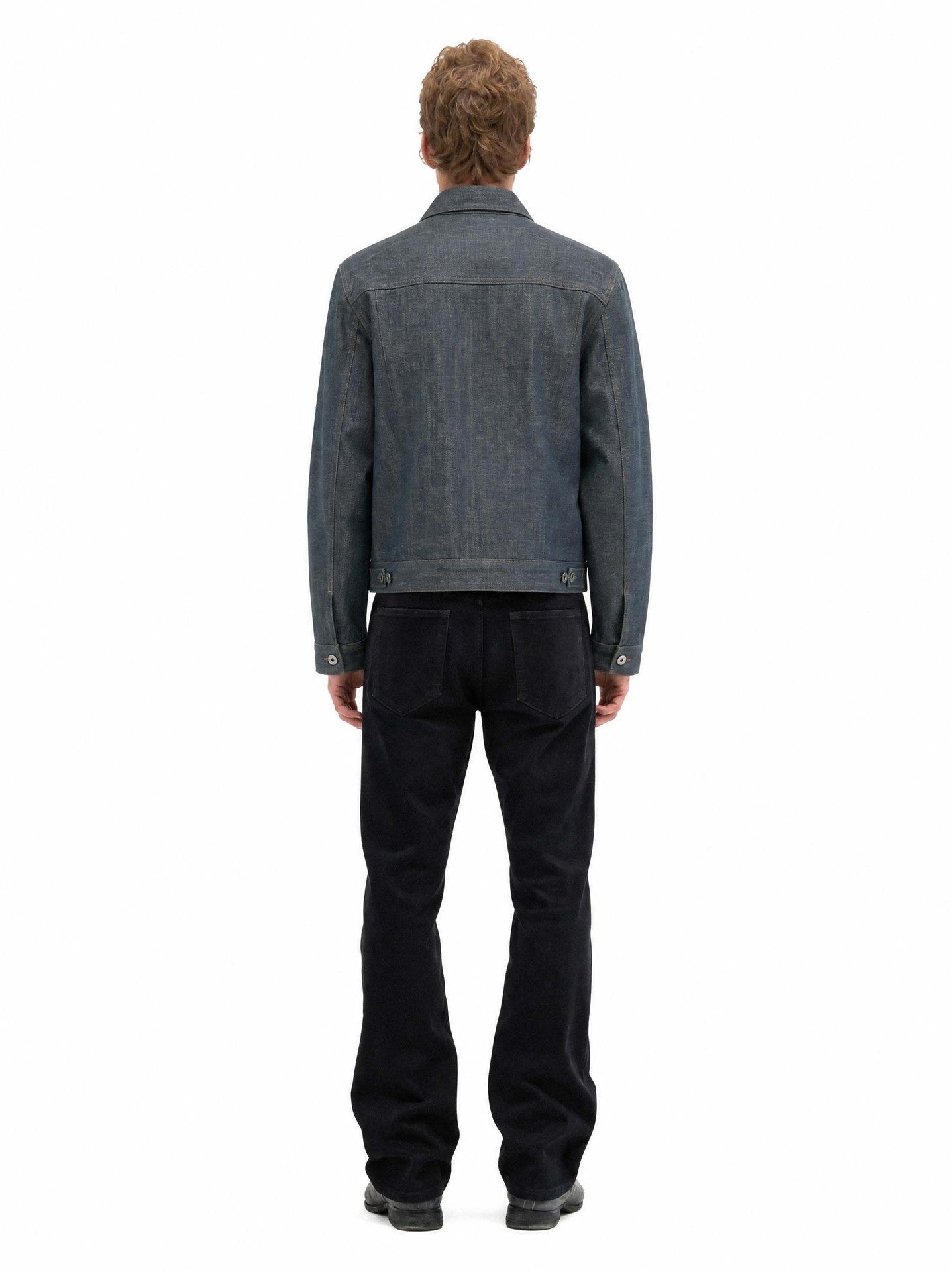 Veste boxy en jean délavé – Plis poitrine, col italien, coupe workwear raccourcie