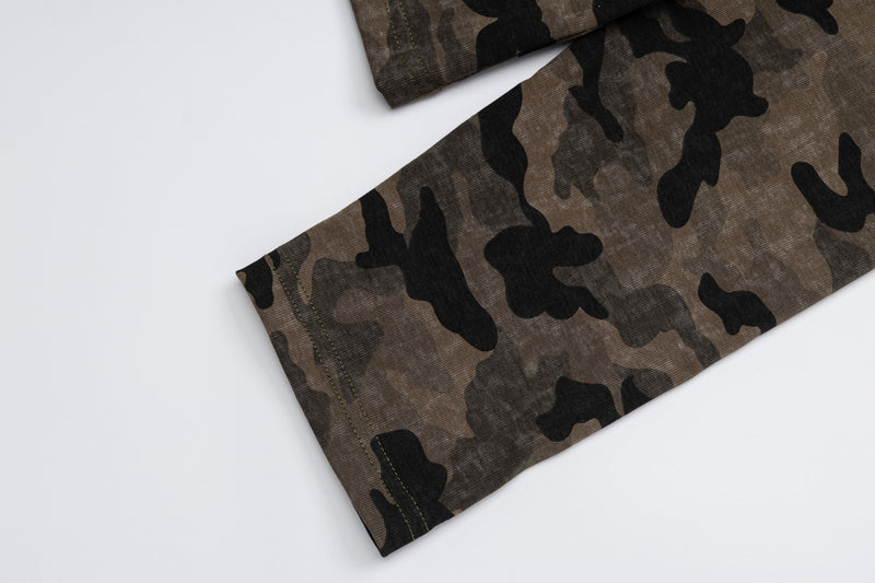 Camiseta gráfica de manga larga con camuflaje – Camiseta streetwear de estampado desgastado