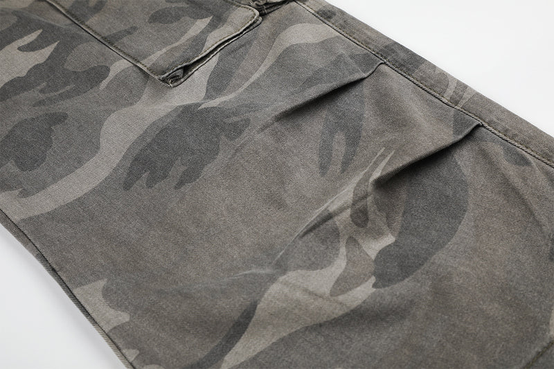 Pantalon cargo baggy camouflage à rivets, coupe large et multi-poches