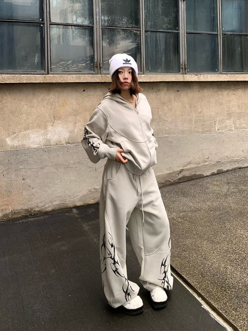 Sudadera extragrande con capucha y cremallera y estampado tribal — Conjunto urbano