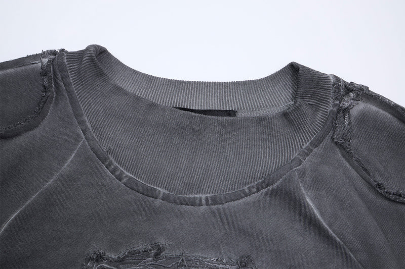 Verwaschenes Vintage-Sweatshirt mit geprägtem Drachen, Langarm – Raw-Edge-Moto-Crewneck