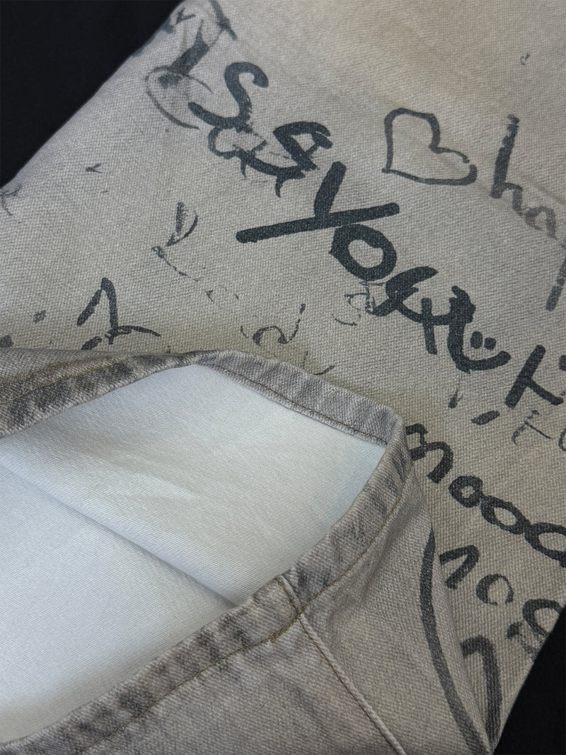 Wide-Leg-Jeans mit Graffiti-Print, Schlüsselanhänger-Anhängern und Deko-Ketten