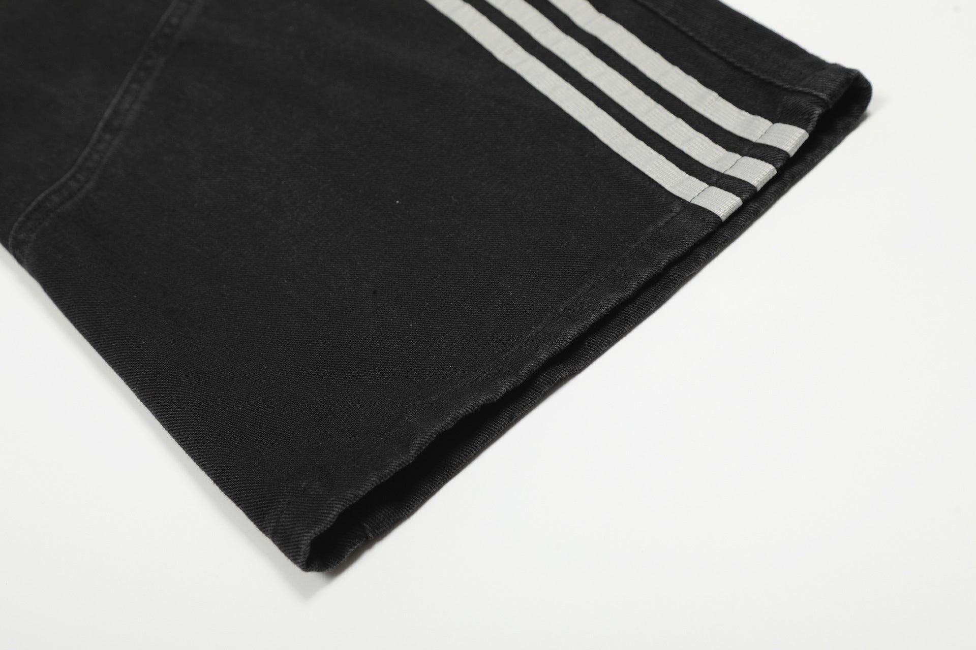 Wide-Leg Deconstructed Jeans with Triple Side Stripes – Loose Fit Baggy Denim