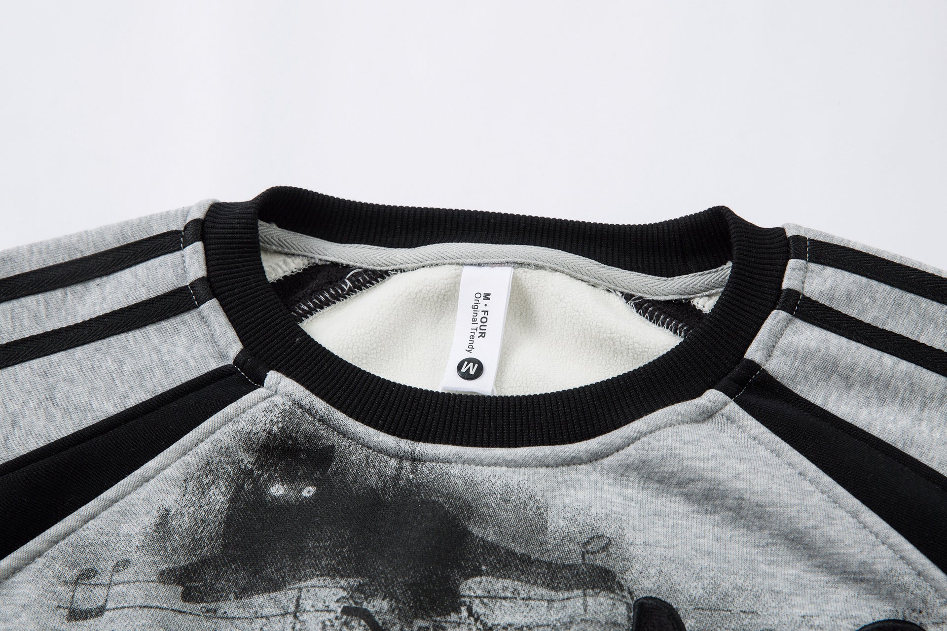 Sweat-shirt motif chat en smoking avec imprimé note de musique et manches raglan color block