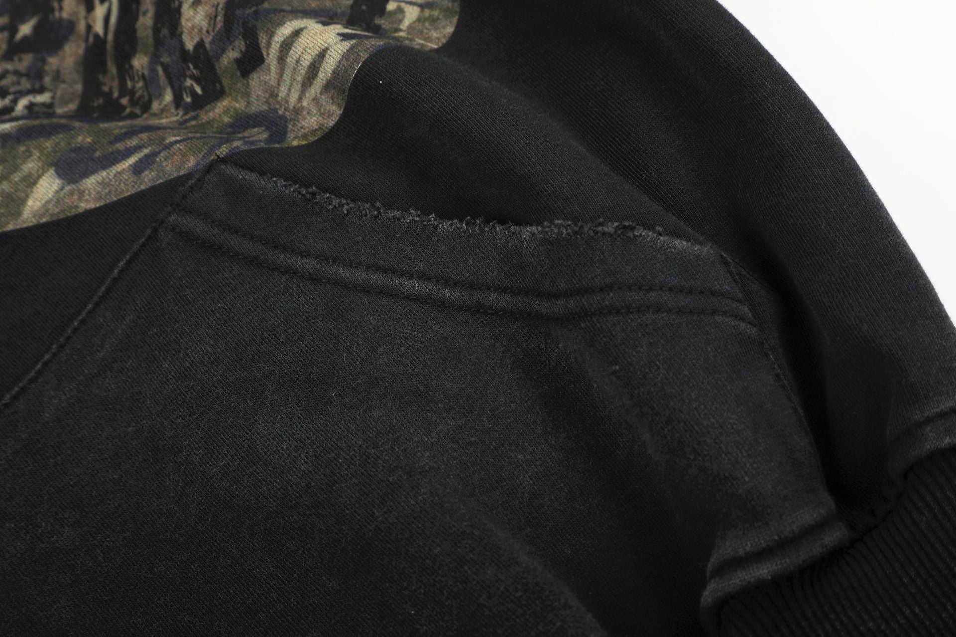 Hoodie zippé court à écussons graphiques vintage – Noir délavé