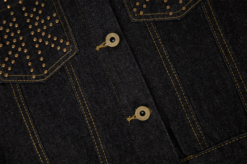 Veste en jean brut avec col léopard et poches à clous dorés