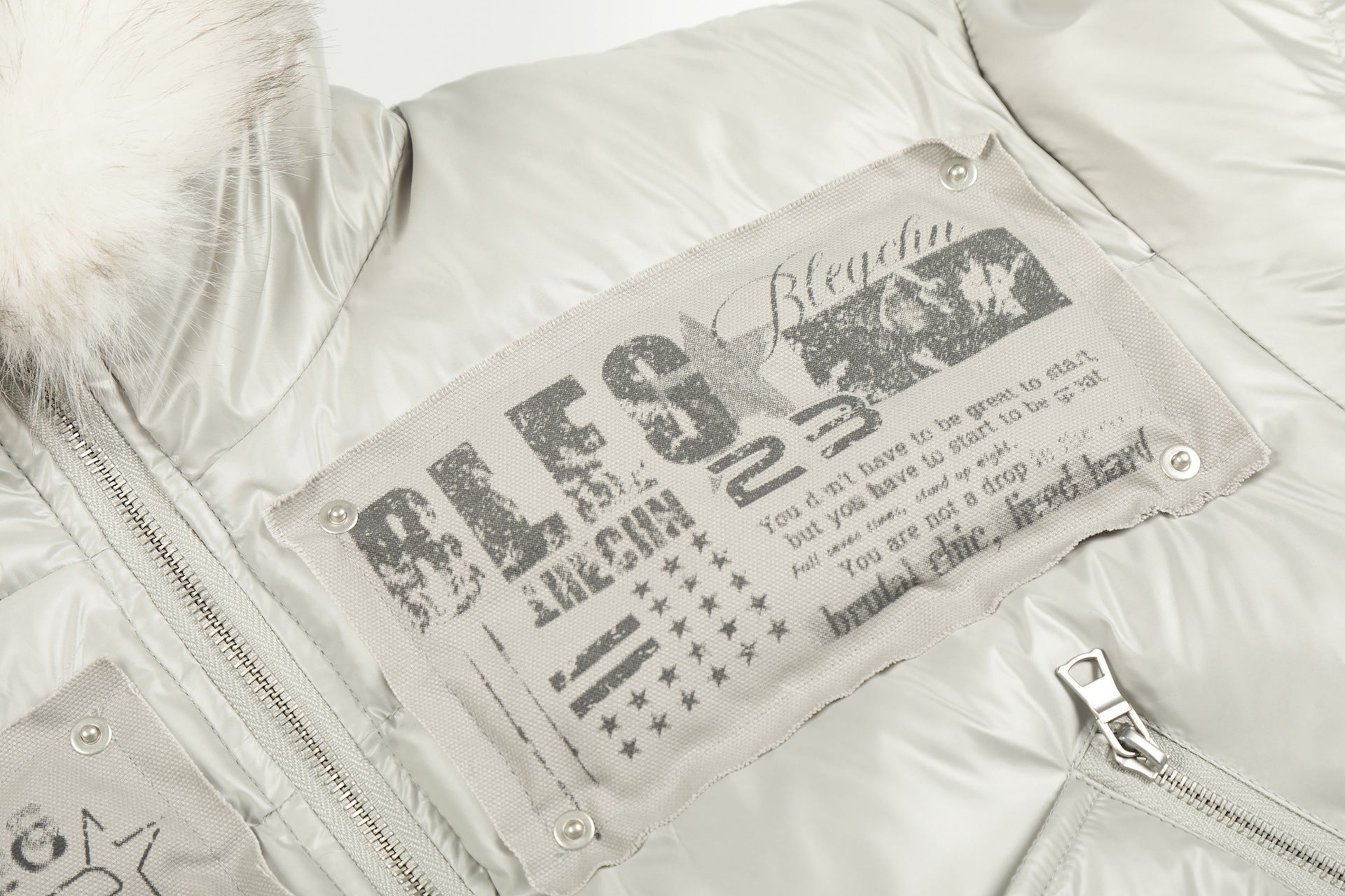 Blouson bomber matelassé court à col en fourrure – Manteau d’hiver à capuche et écussons graphiques