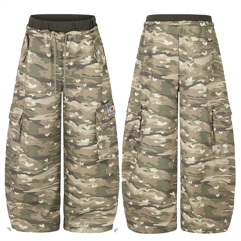 Men's Camouflage Cargo Pants – Wide-Leg Heart Print Camo Baggy Trousers