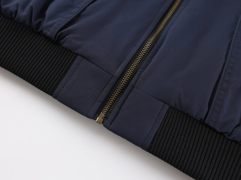 Veste bomber matelassée pour homme avec col à pointes et coutures arrondies
