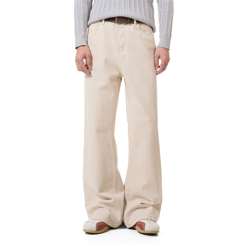 Jean homme bootcut à jambes larges beige, vue de face et de dos, coupe décontractée et bas évasé