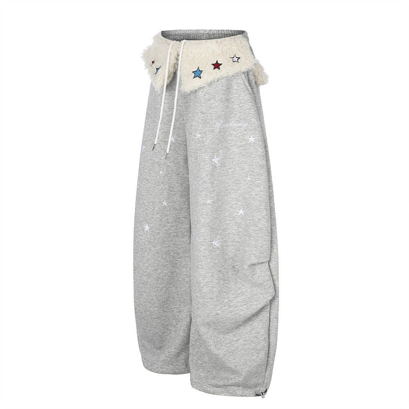 Sweatpants mit weitem Bein, Sternstickerei und umgeschlagenem Sherpa-Bund