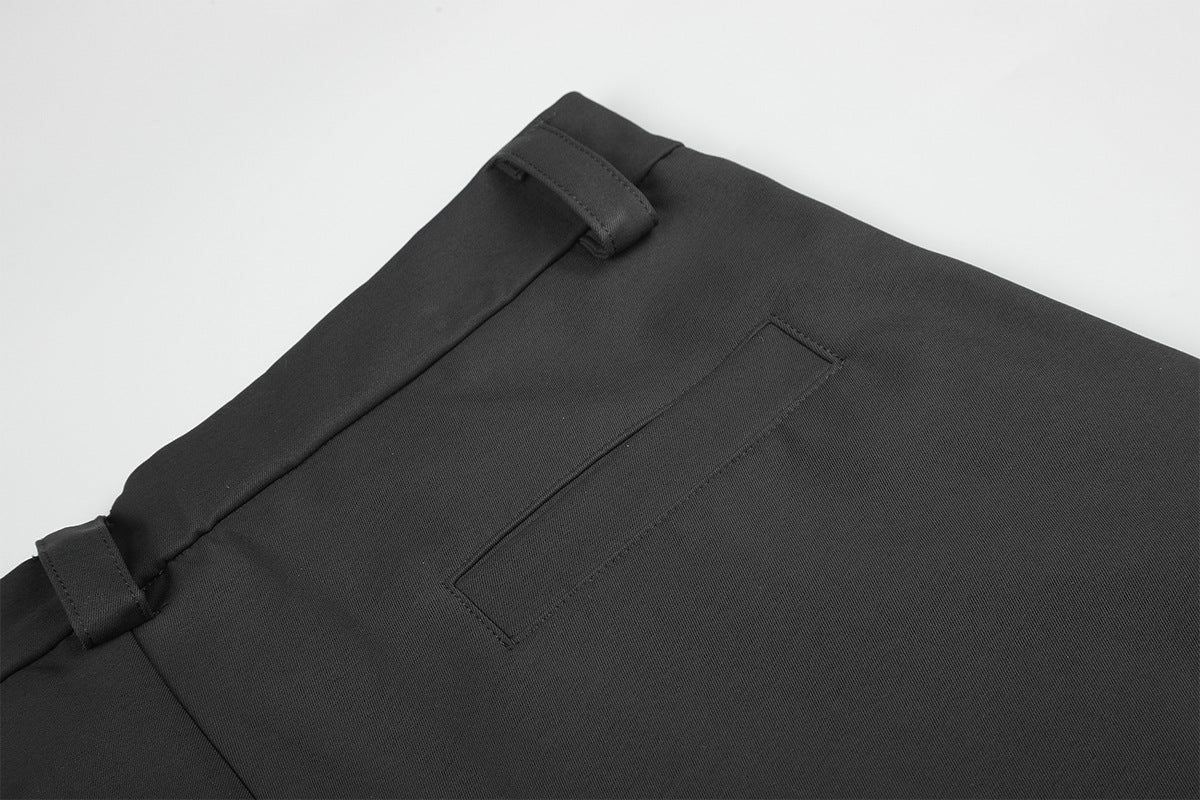 Palazzo-Hose mit weitem Bein und Militärknopf- sowie Riemendetails