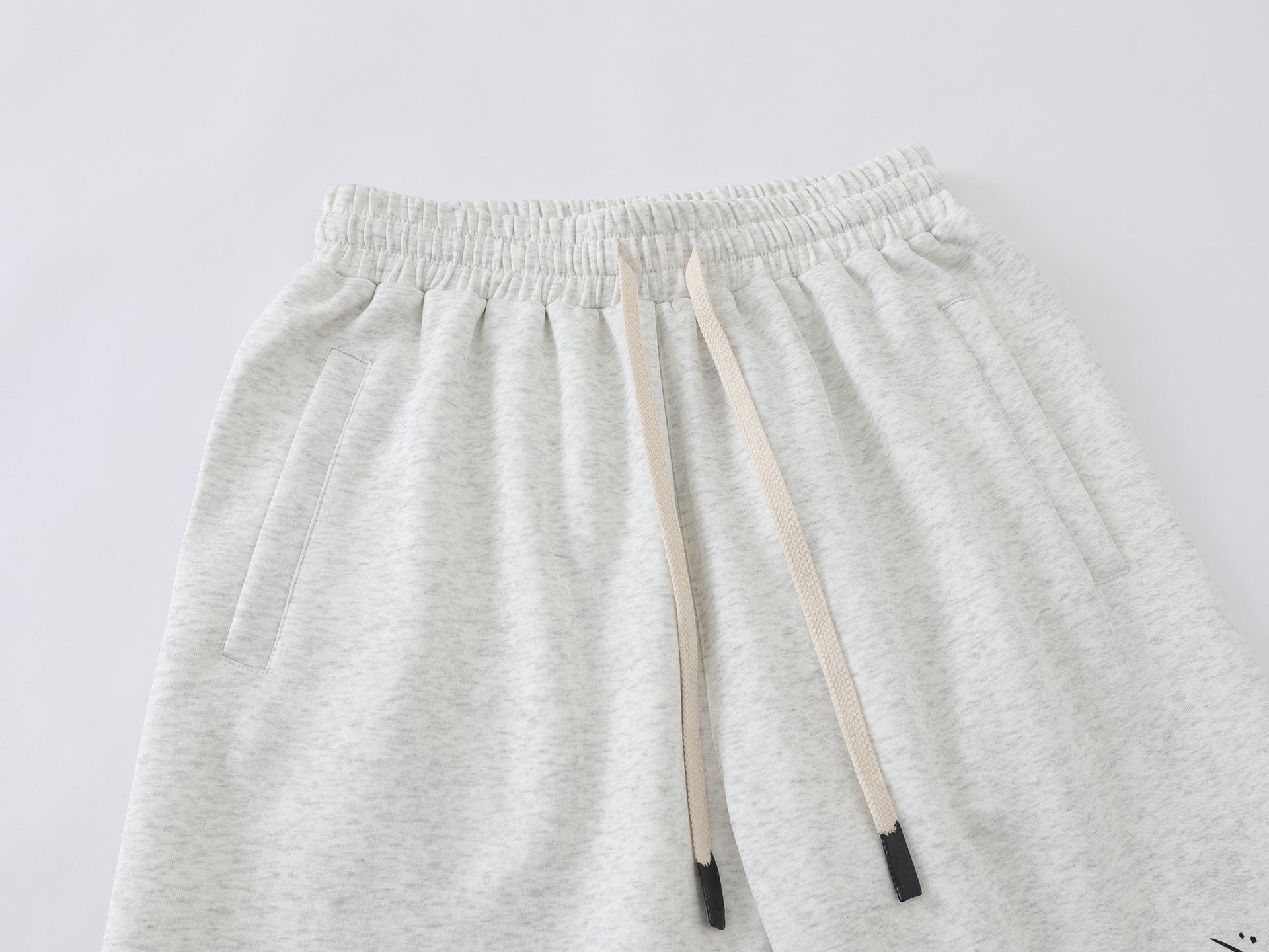 Pantalon de survêtement à jambes larges avec graphisme croix gothique – Jogger droit en molleton