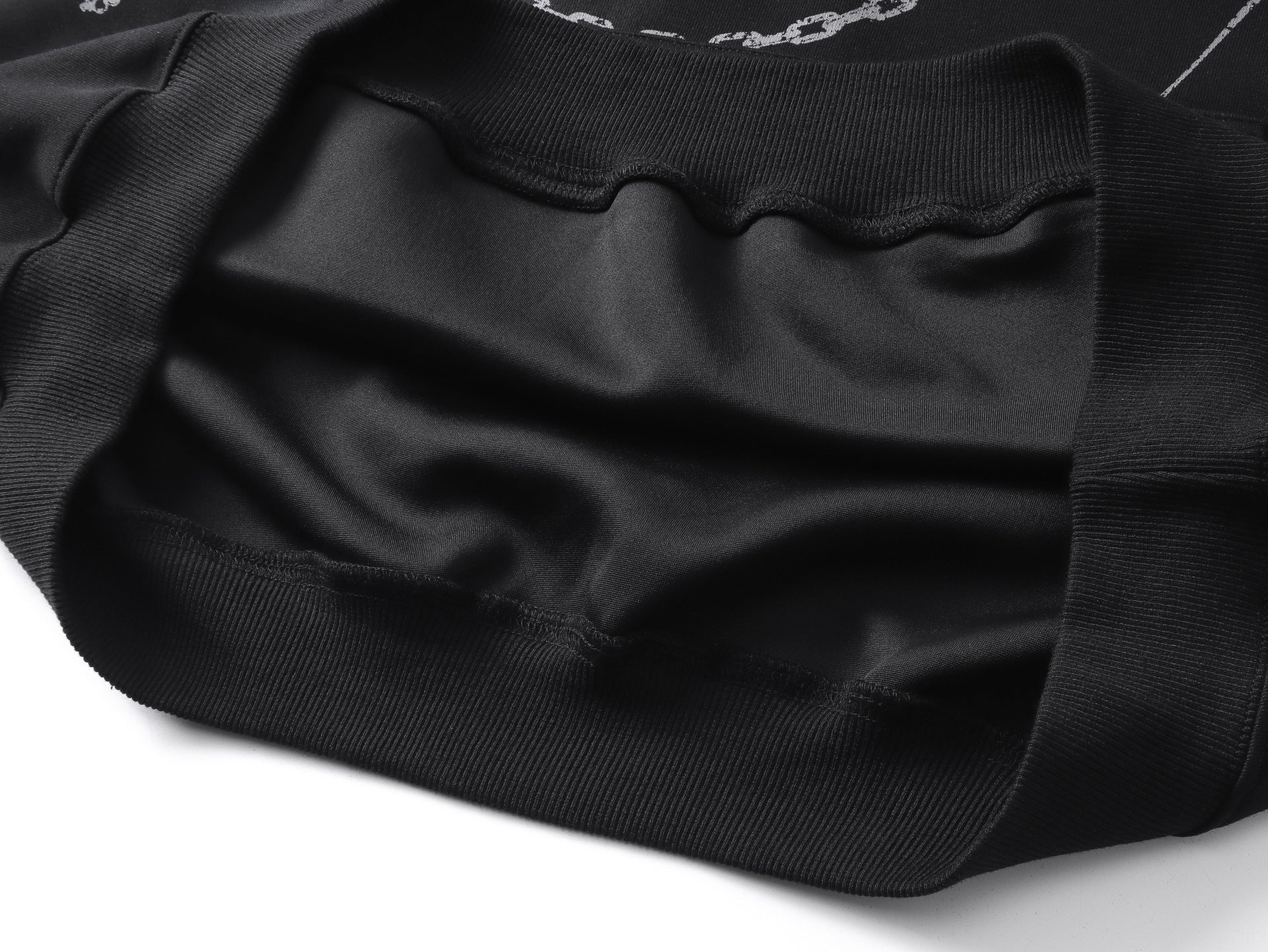 Sudadera oversize gruesa con estampado gótico de cadenas y cruces