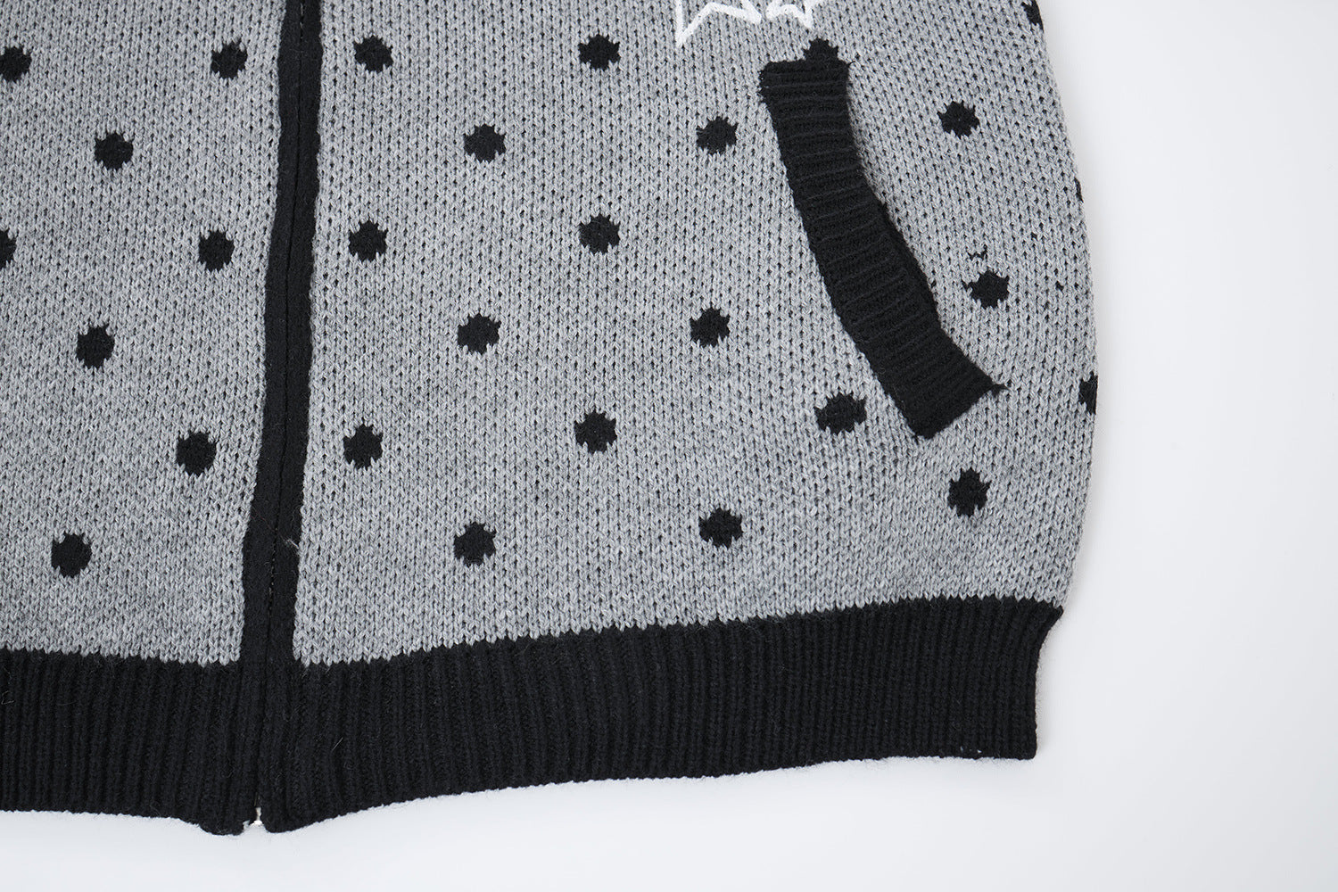 Cardigan en maille zippé à pois avec motif étoile et notes de musique