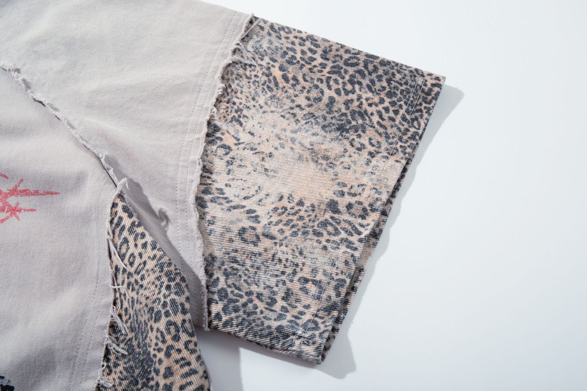 Chemise à col et manches courtes – Polo patchwork léopard graffiti
