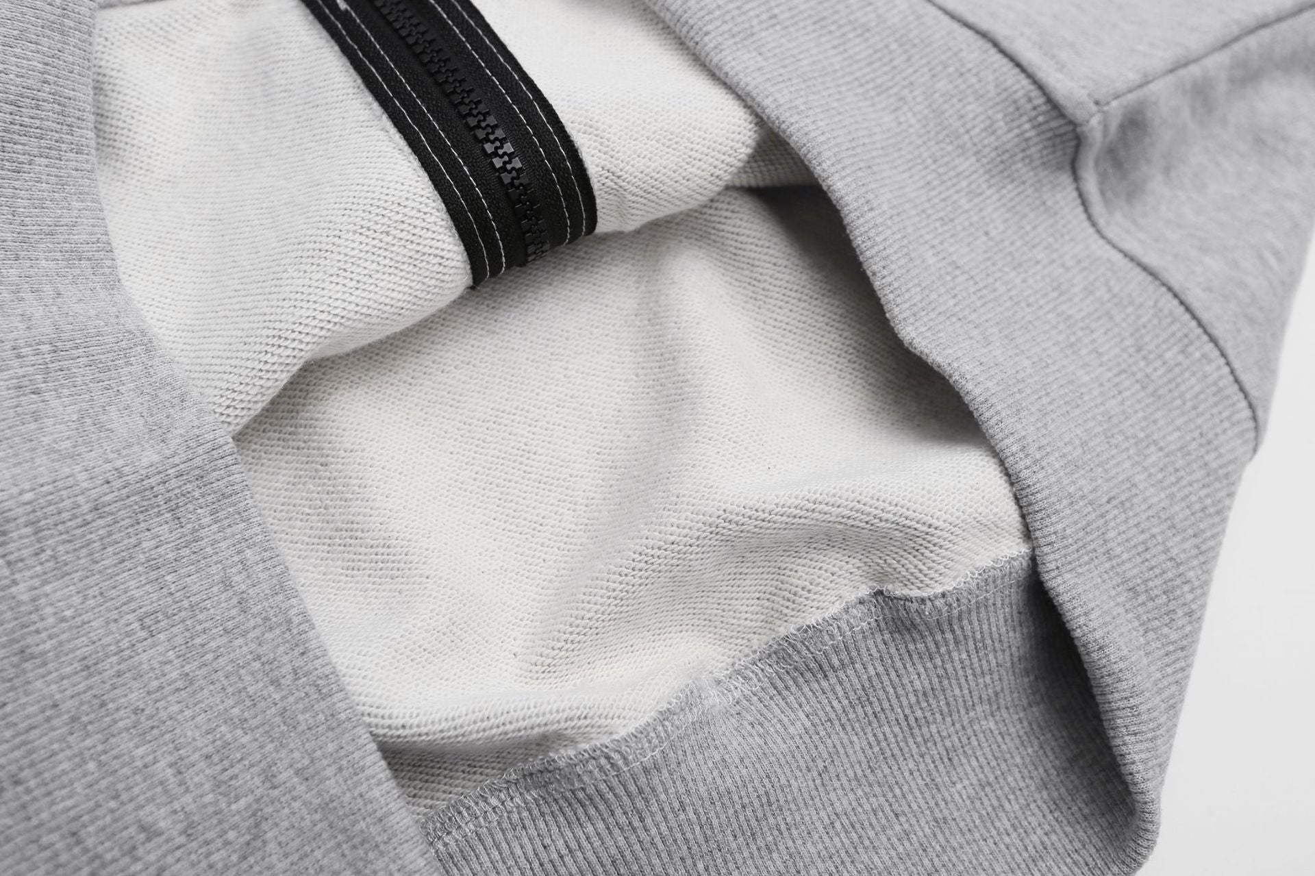 Hoodie zippé avec imprimé gothique Grind Hard et surpiqûres contrastantes
