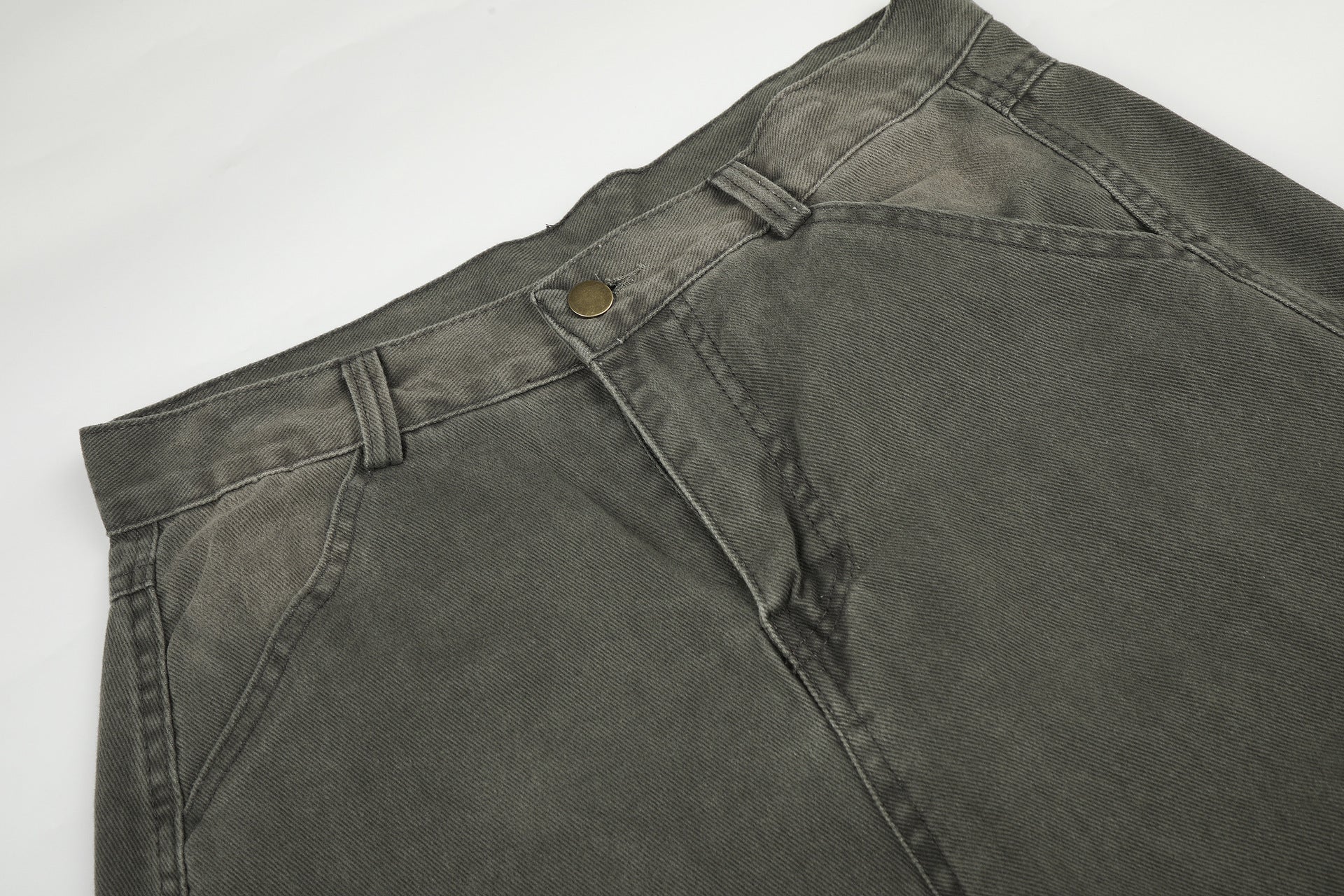 Wide-Leg Cargo Jeans – Washed Denim, Straight-Fit with Multi-Pocket Detail