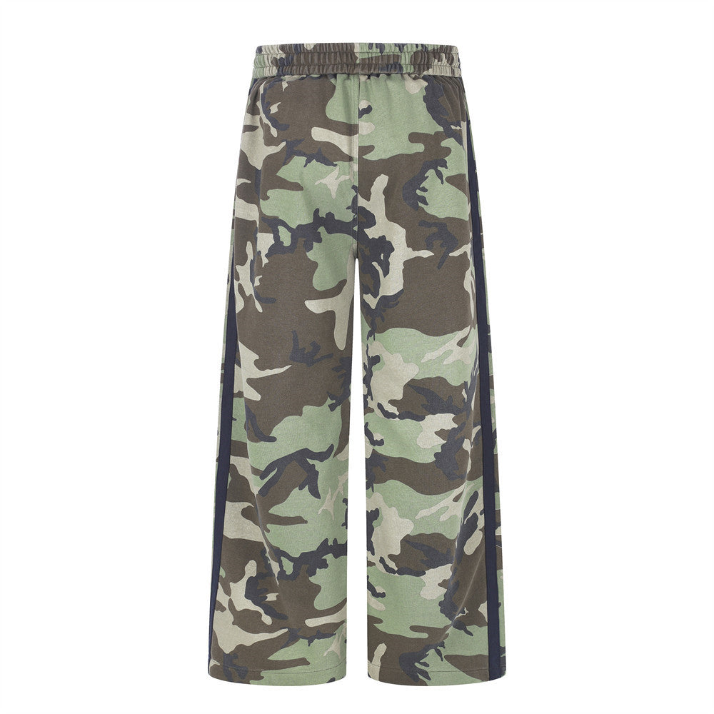 Pantalon de survêtement camouflage homme à jambes larges avec bandes latérales et écusson emblème