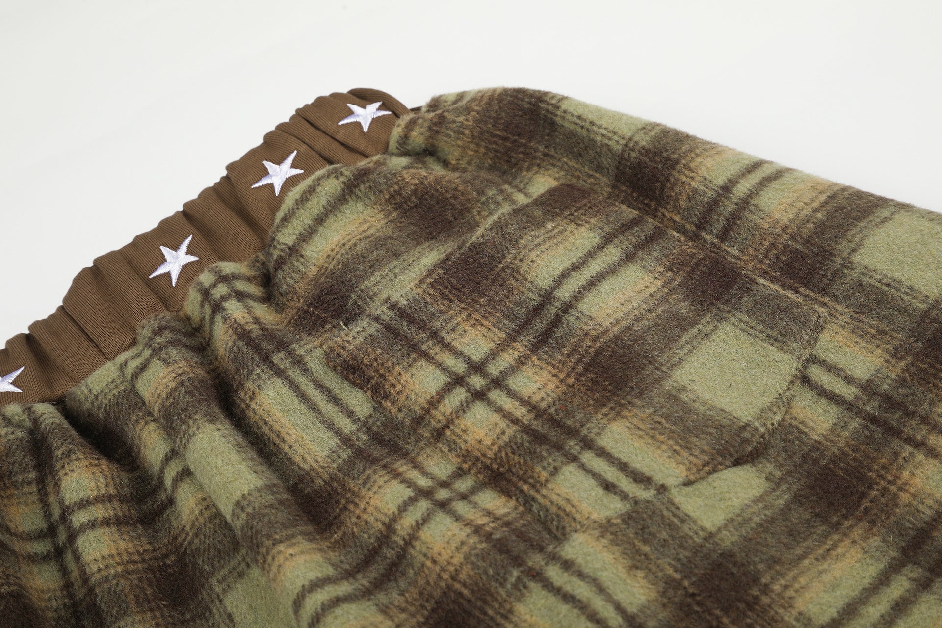 Plaid Wide-Leg Pants with Star Waistband – Oversized Retro Streetwear Trousers