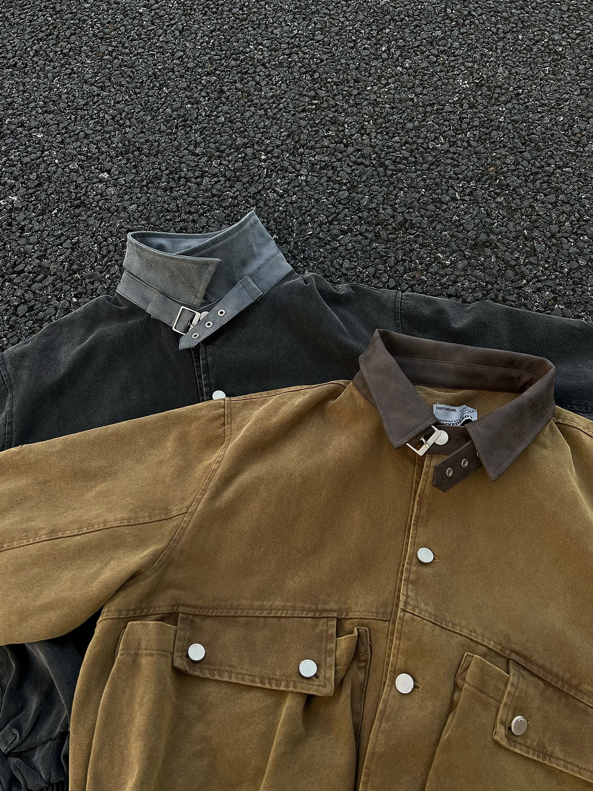 Blouson bomber homme en toile canvas délavée avec grandes poches cargo et col à boucle