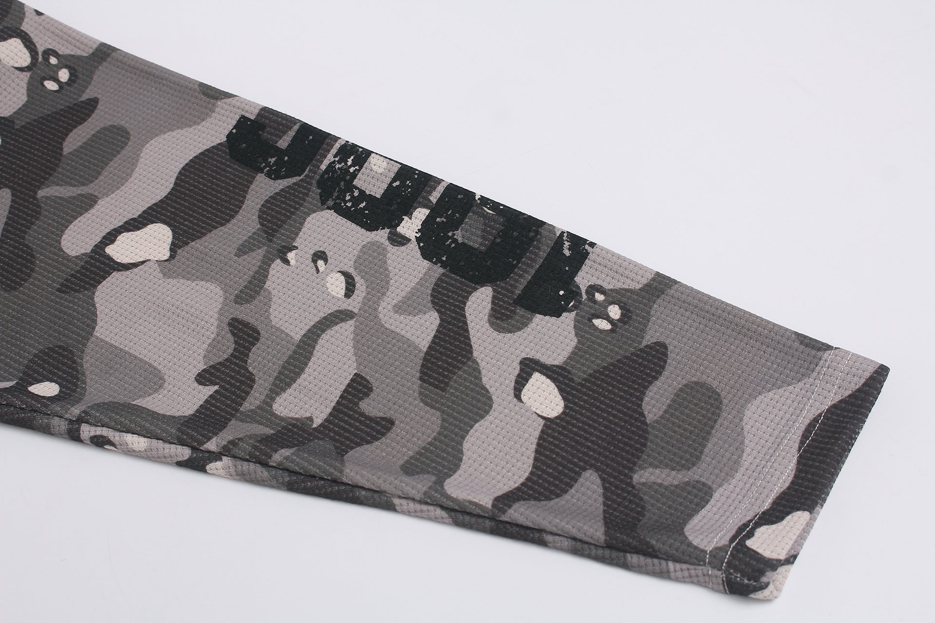 T-shirt raglan gaufré à manches longues avec manches camouflage — Do Your Thing 1996