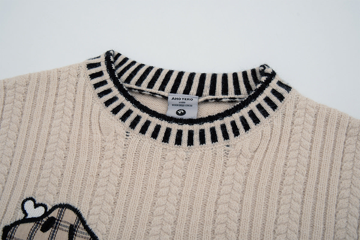 Zopfstrickpullover mit Dackel-Stickerei – Pullover mit Streifenbesatz