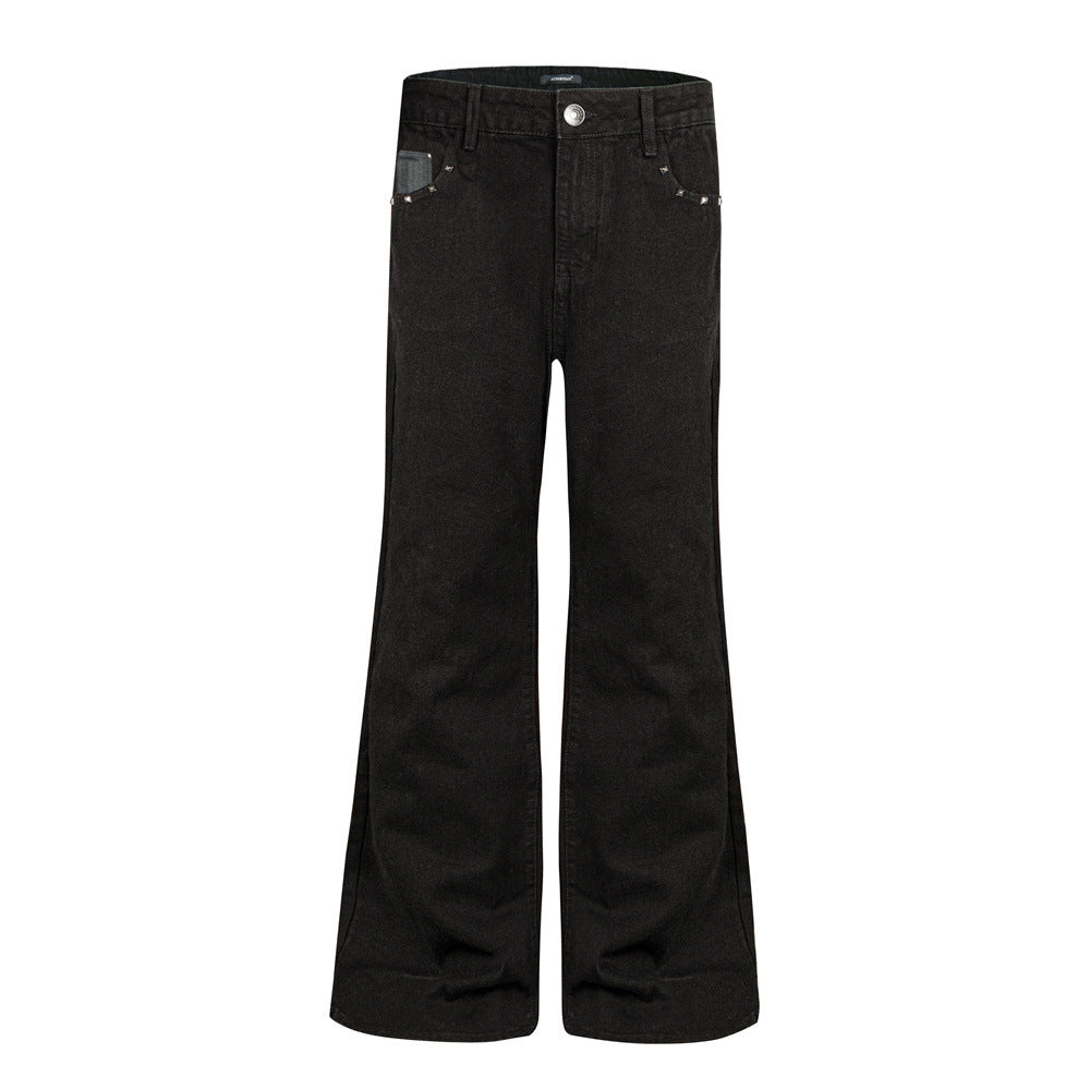 Jean flare noir homme avec détails cloutés et poches arrière en similicuir PU