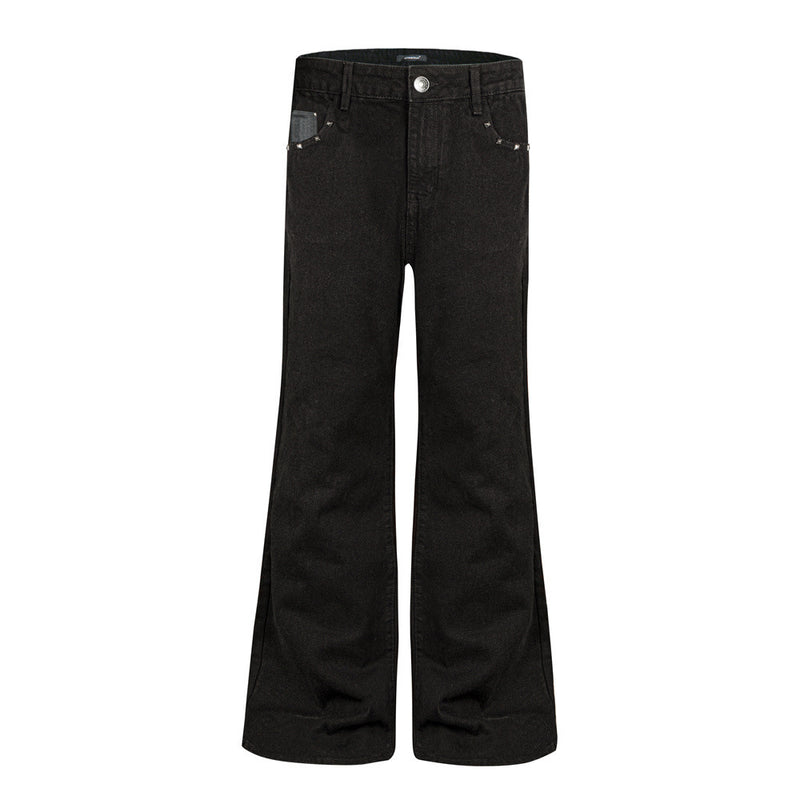 Jean flare noir homme avec détails cloutés et poches arrière en similicuir PU