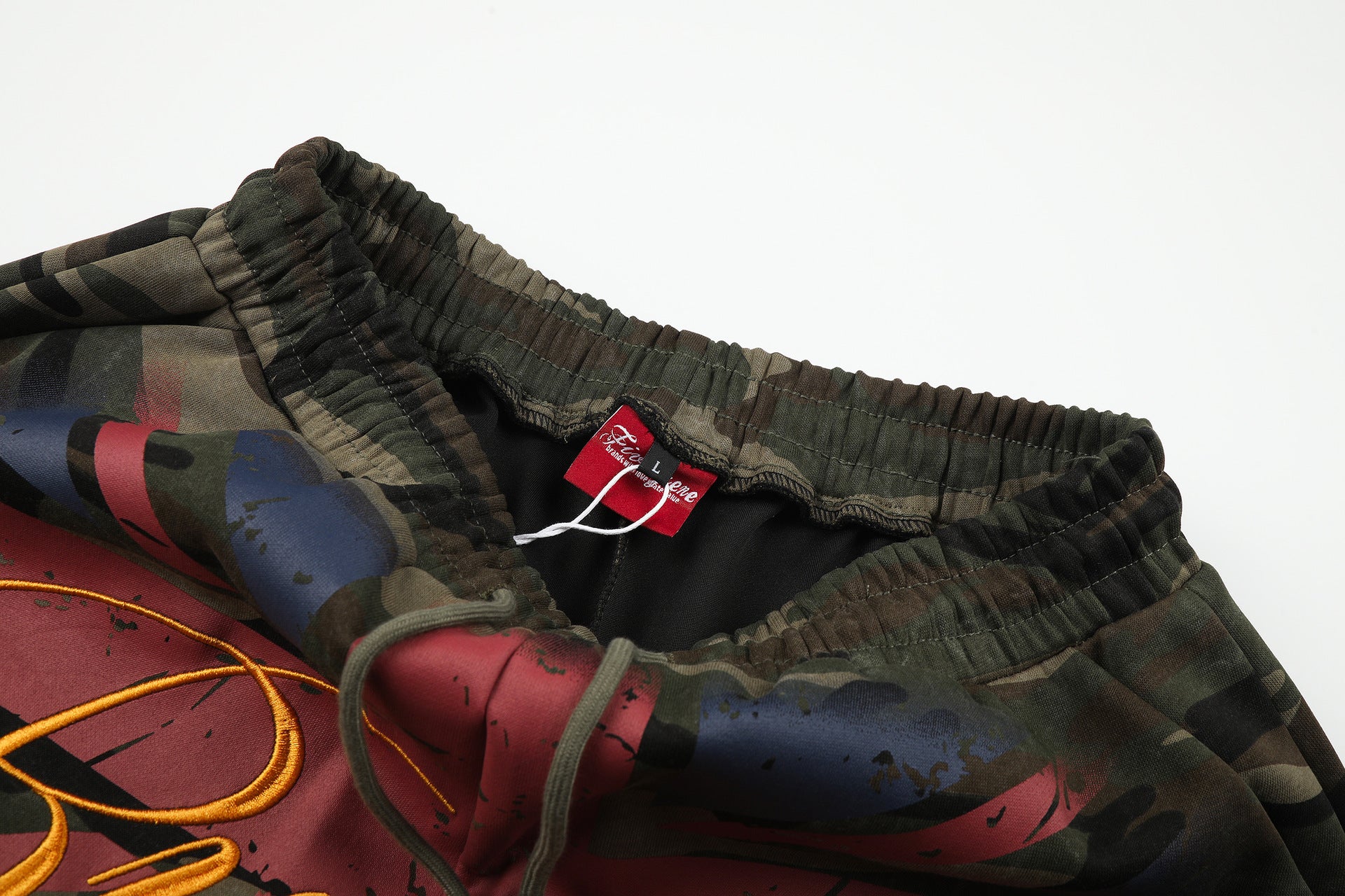 Camo-Wide-Leg-Jogginghose mit Union-Jack-Grafikprint