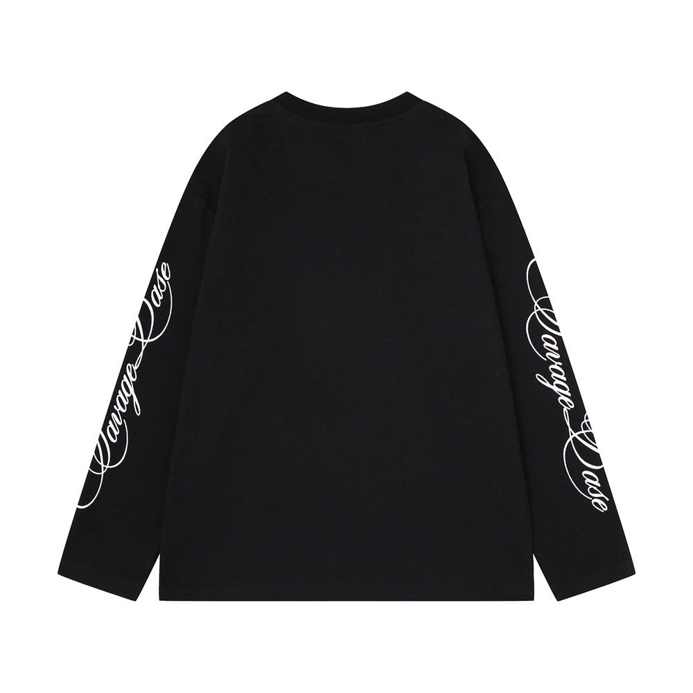 T-shirt graphique manches longues Savage Base – Col rond oversize en maille gaufrée