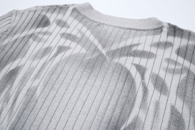 Pull côtelé à col rond avec imprimé graffiti tribal