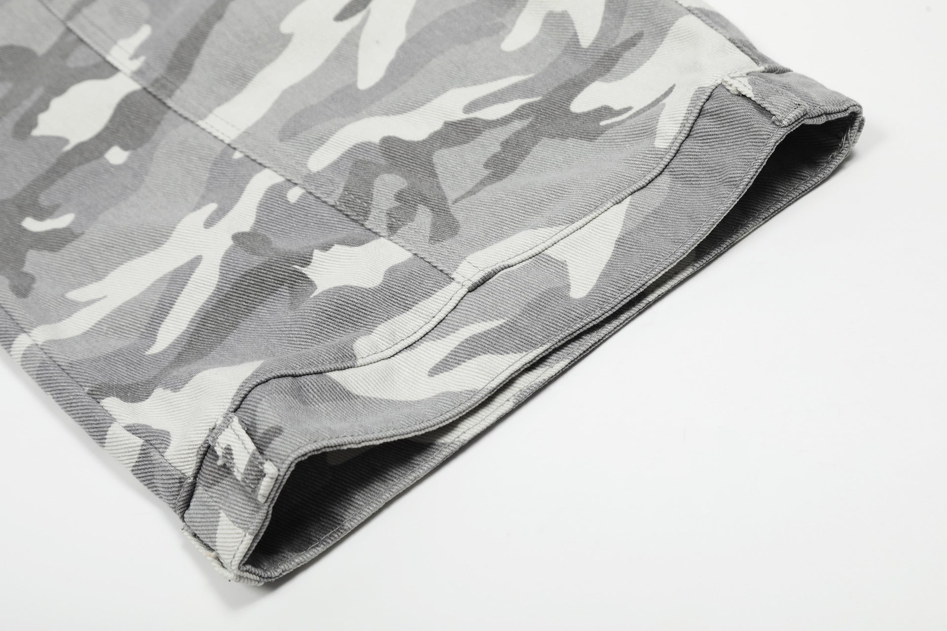 Wide-Leg-Cargohose – Baggy-Fit in Grey-Camo mit mehreren Taschen