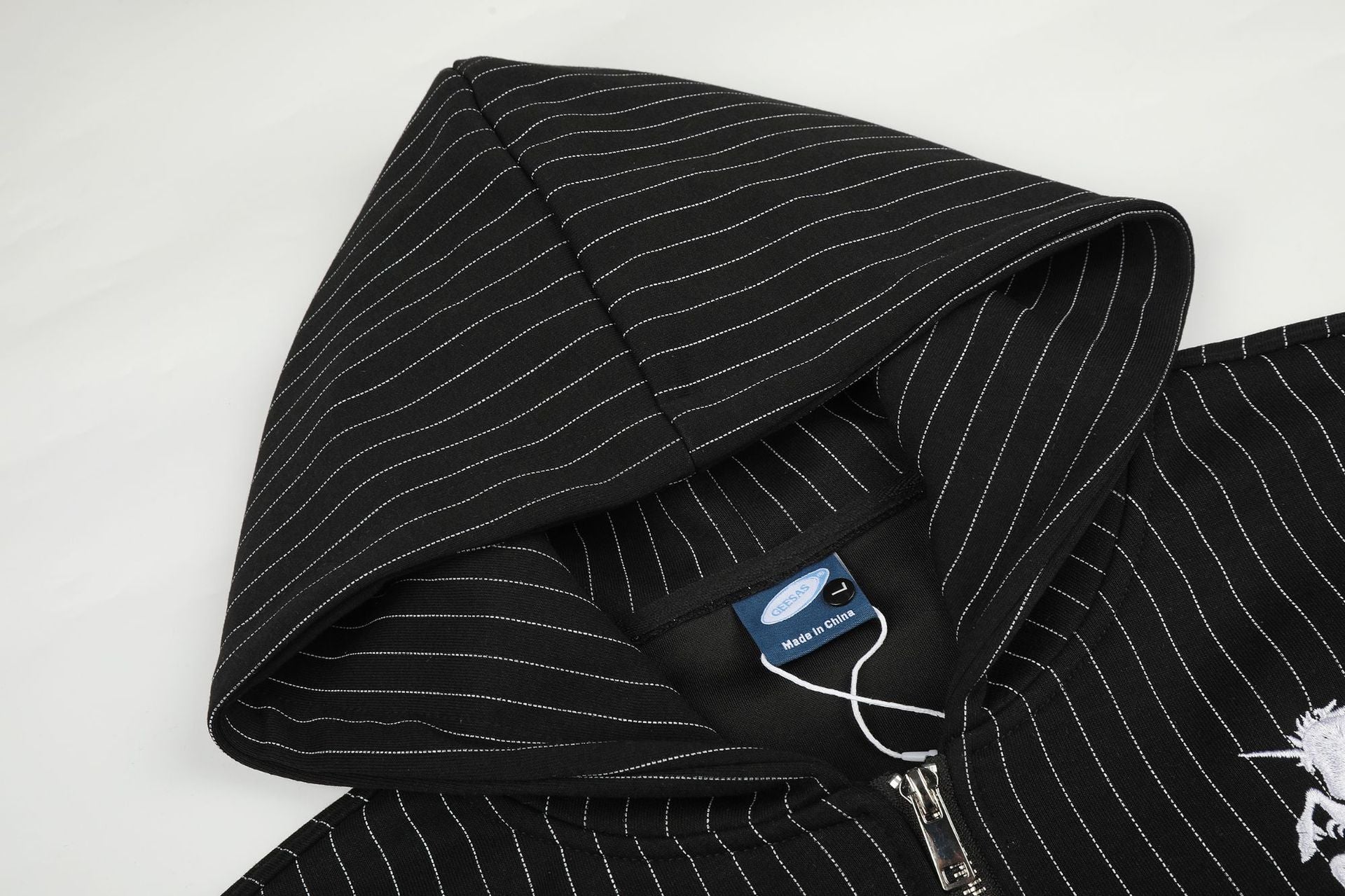 Pinstripe Zip-Up Hoodie – Oversized American Vintage Streetwear Jacket