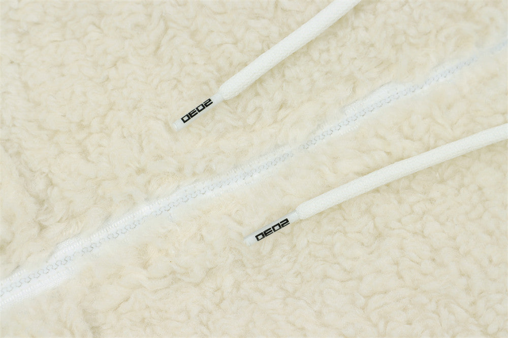 Sherpa-Fleece-Zip-Hoodie-Jacke mit Schriftgrafik auf dem Rücken und Tunnelzugsaum