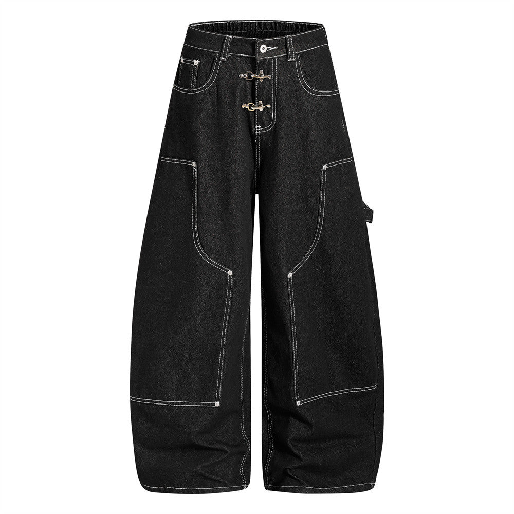 Herren-Cargojeans mit weitem Bein im Barrel-Schnitt in Schwarz, mit weißen Kontrastnähten und Metallverschluss, Vorder- und Rückansicht