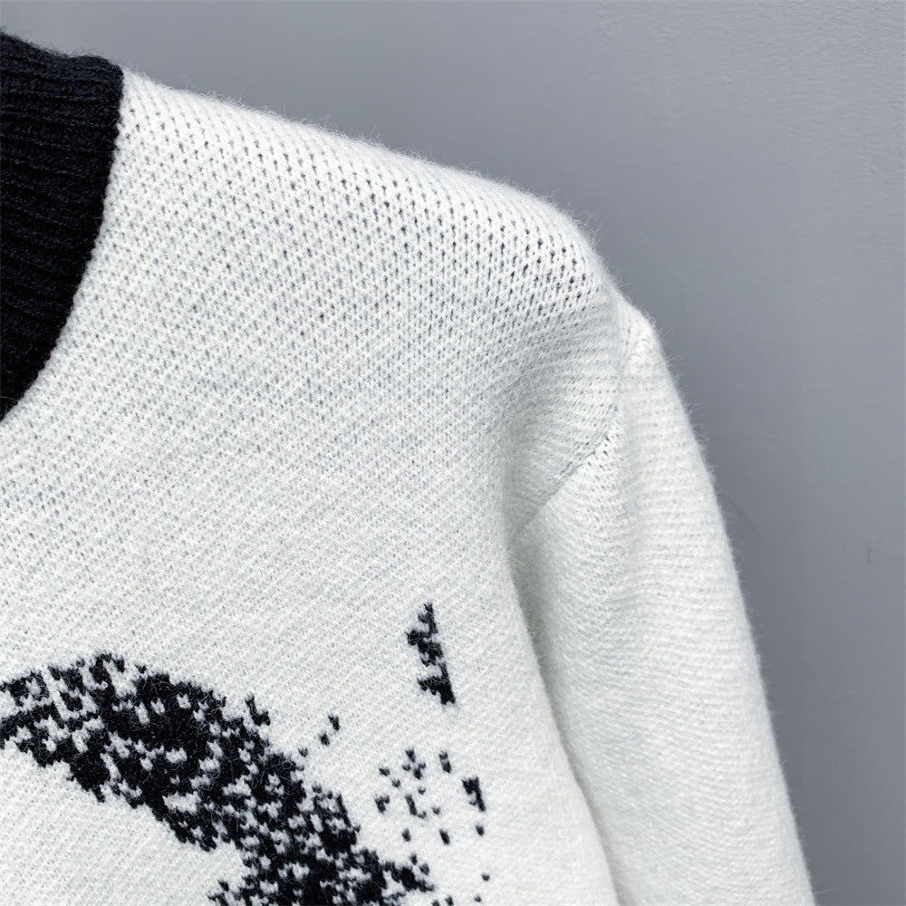Men's Crew Neck Jacquard Knit Sweater – Pixelated Portrait Graphic, Contrast