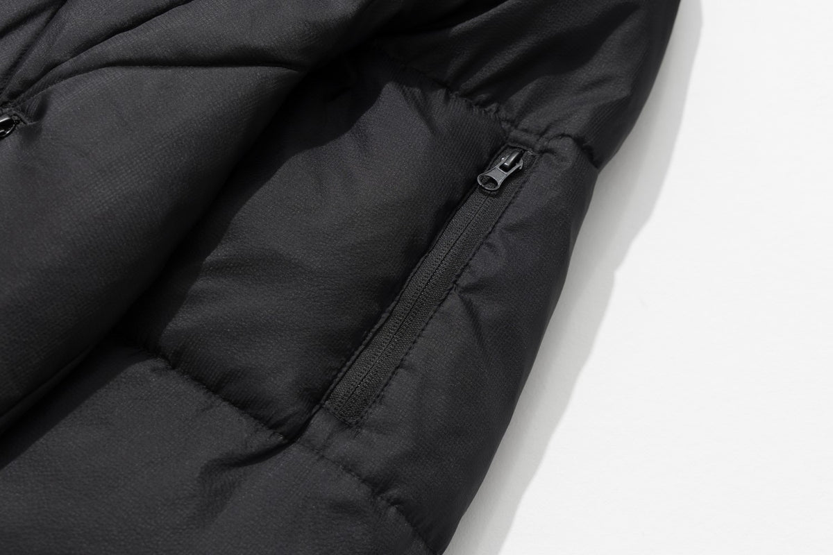 Daunenjacke mit Kapuze, unregelmäßiger Steppung & abnehmbarer Kapuze